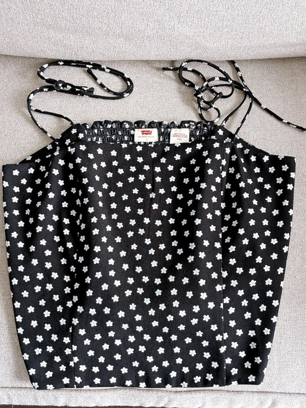BRAND NEW LEVIS TOP